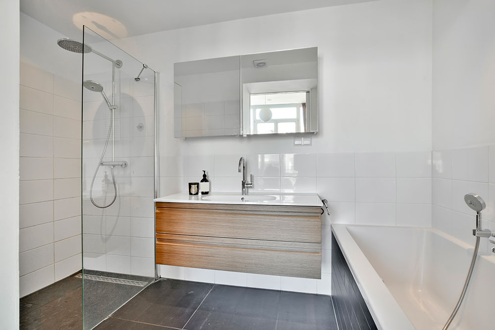 stylish-bathroom-2022-03-02-19-06-37-utc